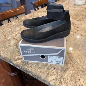 Black Dansko Emmie in size 39